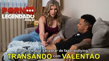 MILF Cory Chase transando com valentão persegue seu filho